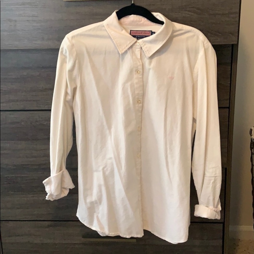 Vineyard vines button down!